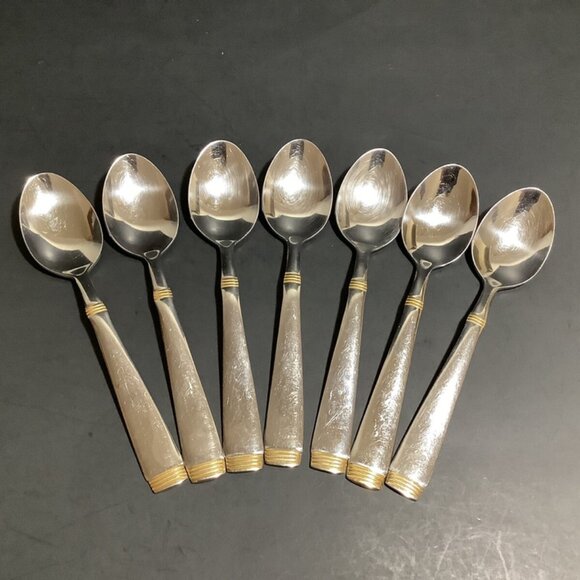CAMBRIDGE METRO GOLD 23 Pcs: 5 Knives 8 Din Forks 2 Sal Forks 7 Soup Sp 1 Tsp - Picture 6 of 6